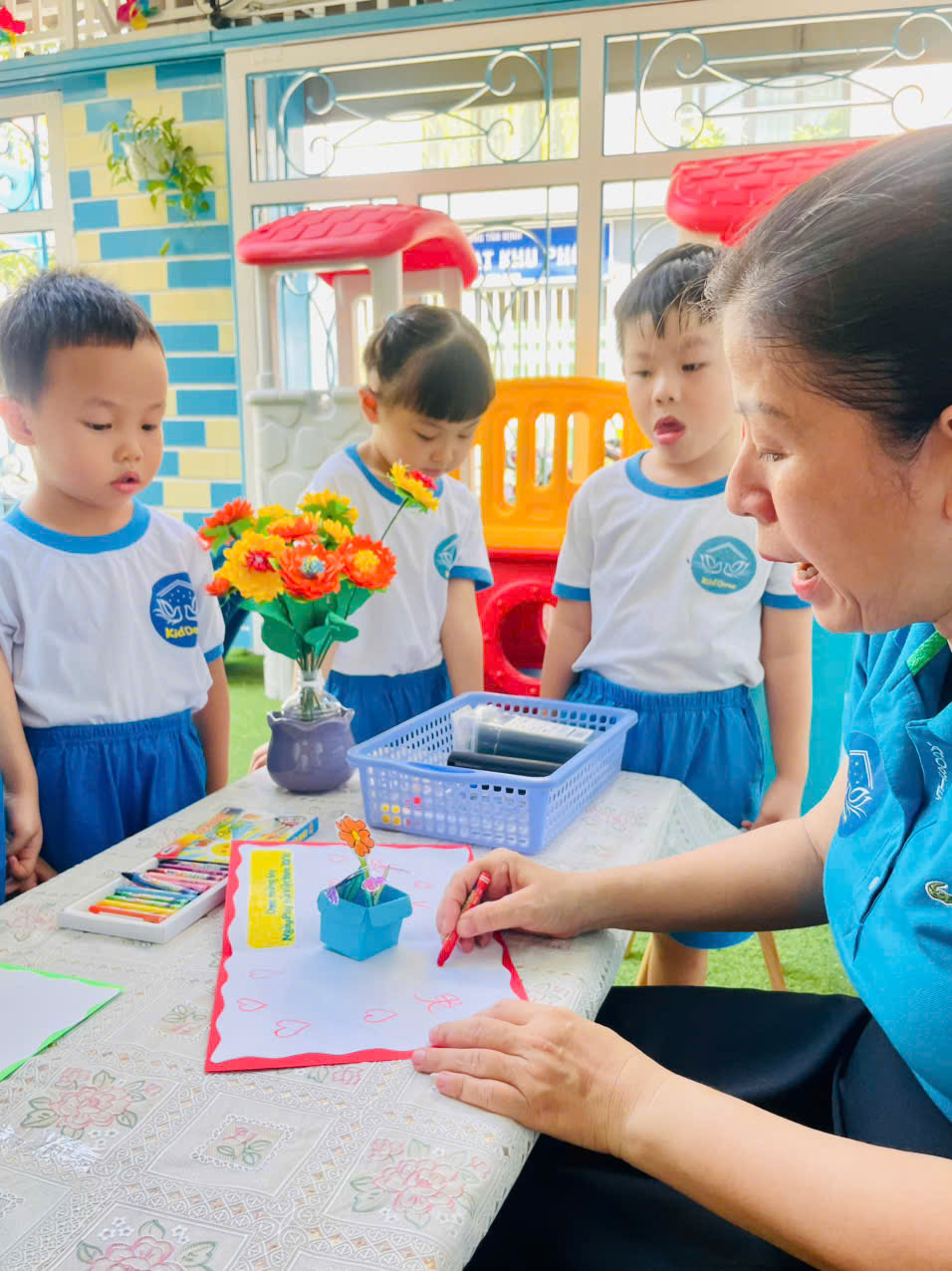 HOẠT ĐỘNG CỦA CÁC BÉ MẪU GIÁO
