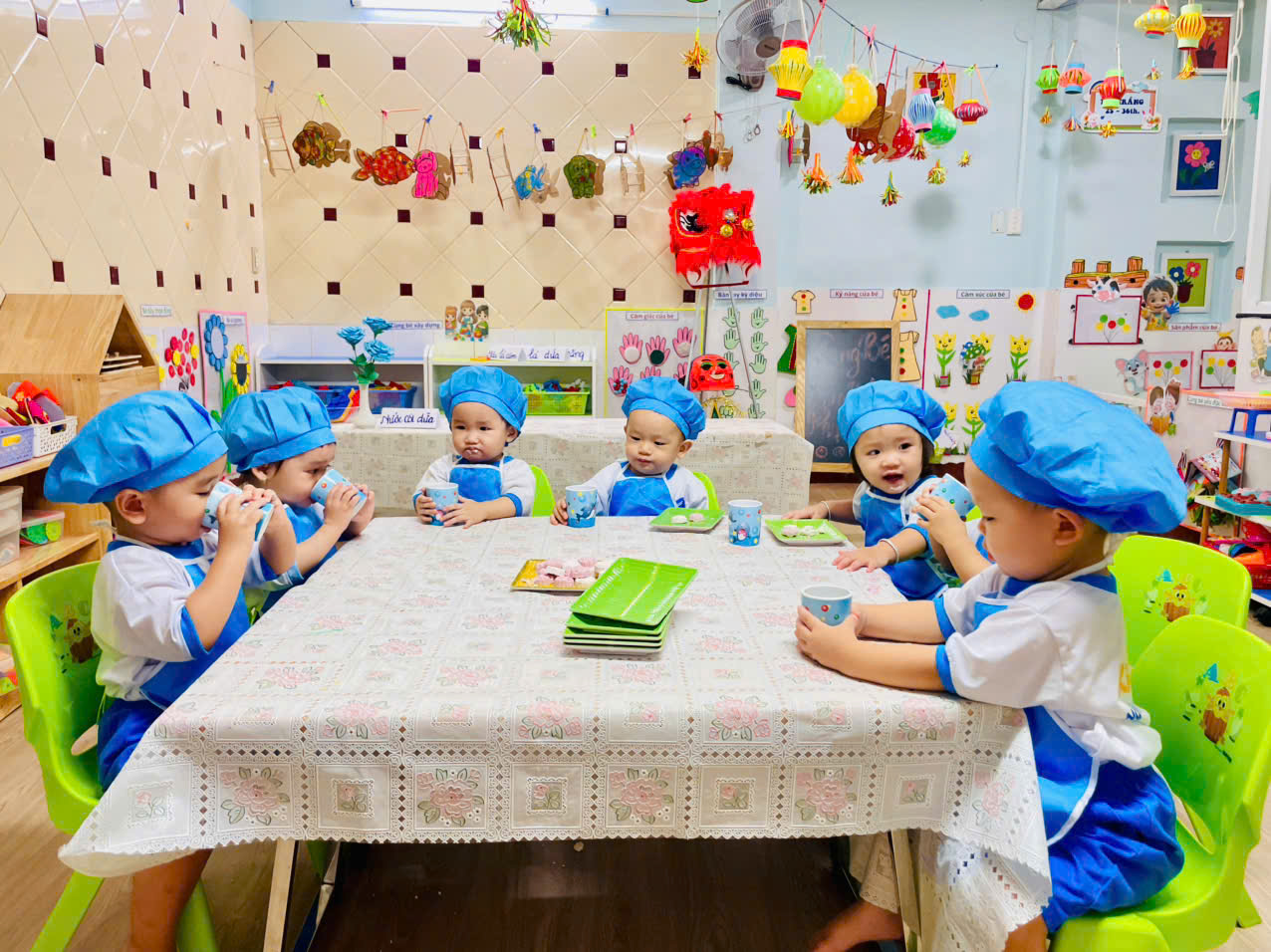HOẠT ĐỘNG CỦA NHÓM NHÀ TRẺ